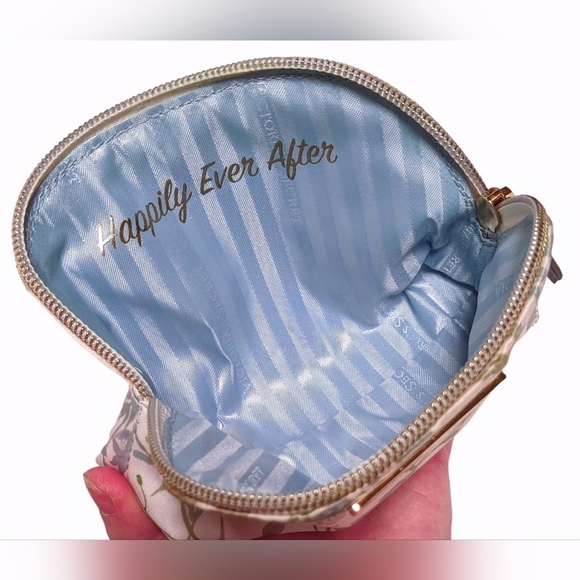 Nip luxury VS limited ed bridal triple blue floral zip bag online exclusive - Picture 4 of 8